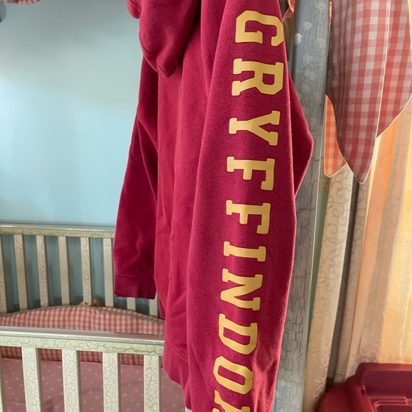 The Wizarding World of Harry Potter Gryffindor Sweatshirt - Picture 4 of 4